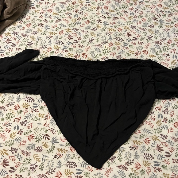 Aerie Black cropped top with adjustable front tie. - Picture 3 of 4